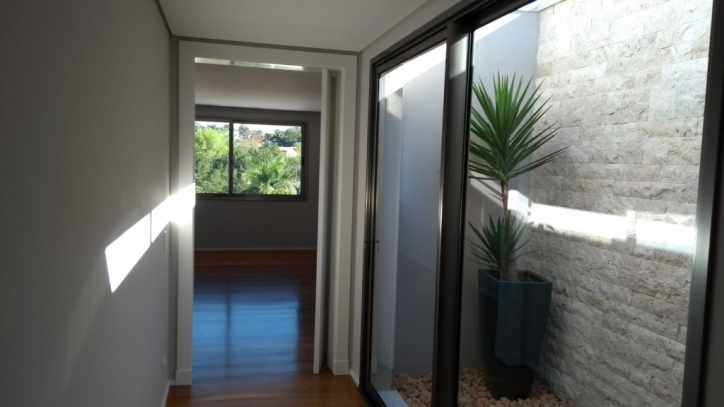 Casa à venda com 5 quartos, 1000m² - Foto 2