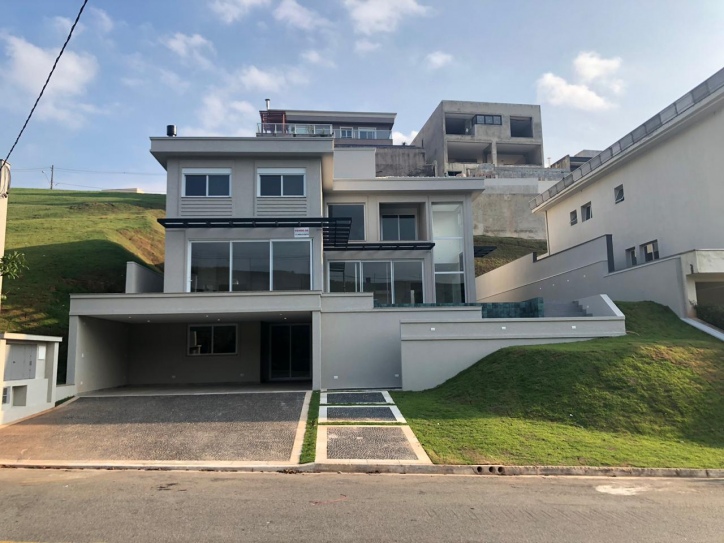 Casa à venda e aluguel com 4 quartos, 470m² - Foto 1