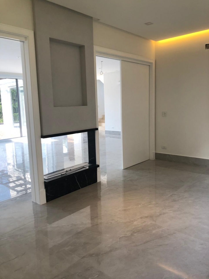 Casa à venda e aluguel com 4 quartos, 470m² - Foto 17