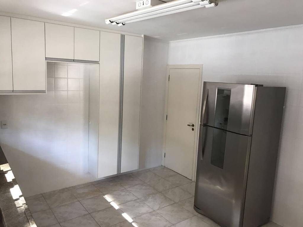 Casa à venda com 4 quartos, 300m² - Foto 4