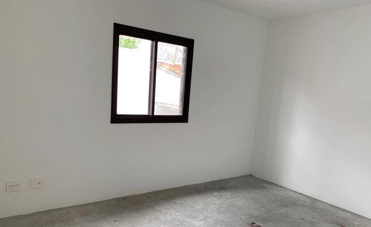 Casa à venda com 4 quartos, 380m² - Foto 2