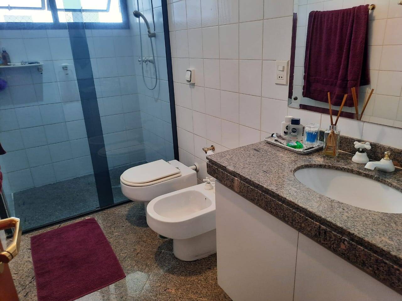 Apartamento à venda com 3 quartos, 165m² - Foto 18