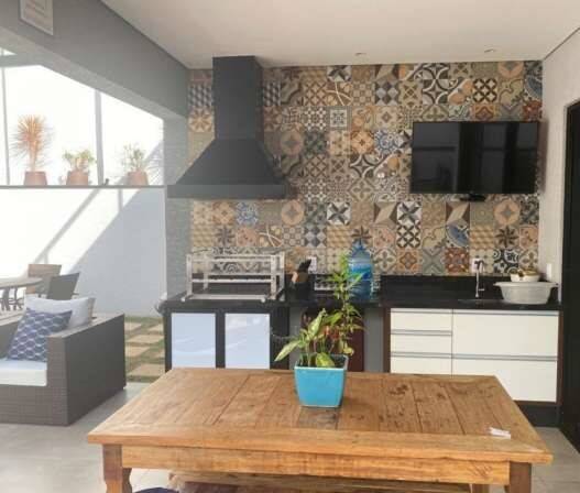 Casa à venda com 4 quartos, 300m² - Foto 3