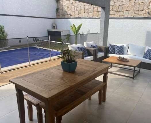 Casa à venda com 4 quartos, 300m² - Foto 4