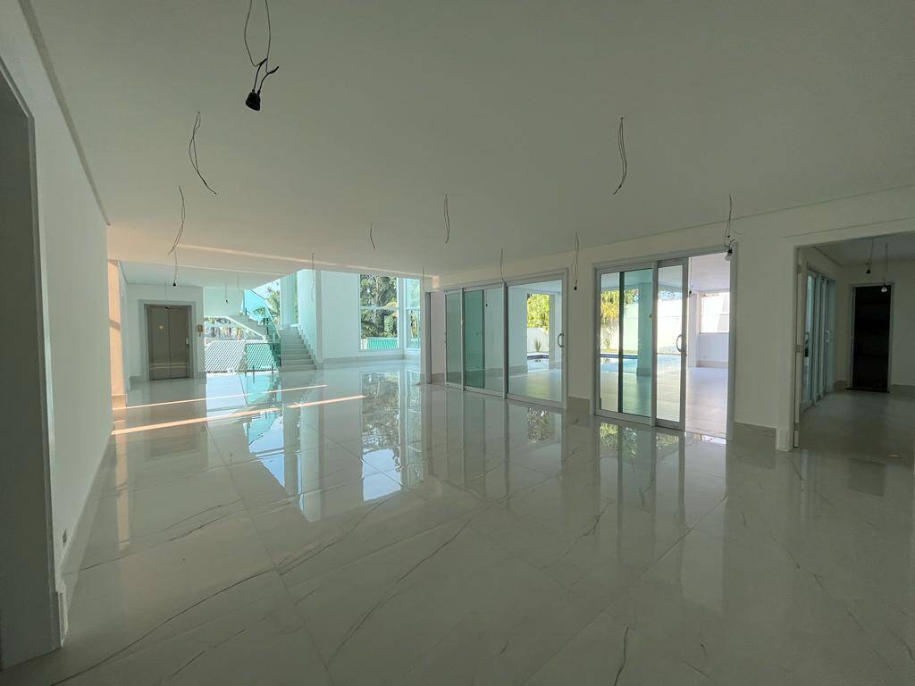 Casa à venda com 5 quartos, 900m² - Foto 9