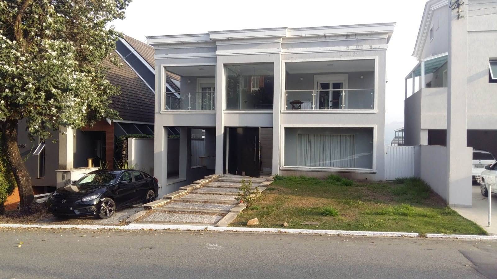 Casa à venda e aluguel com 4 quartos, 695m² - Foto 1