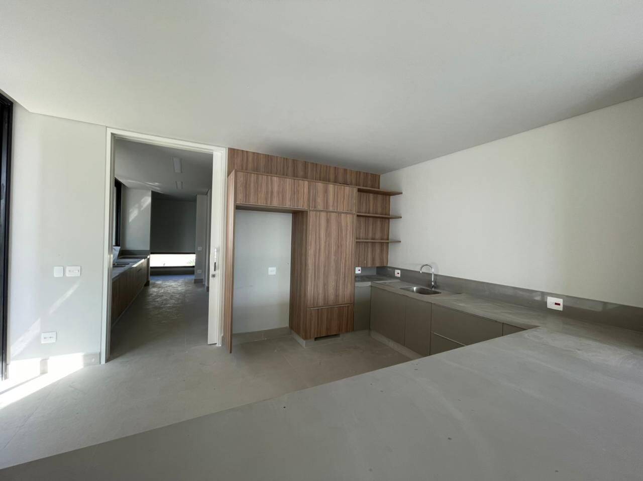 Casa para alugar com 5 quartos, 1042m² - Foto 8