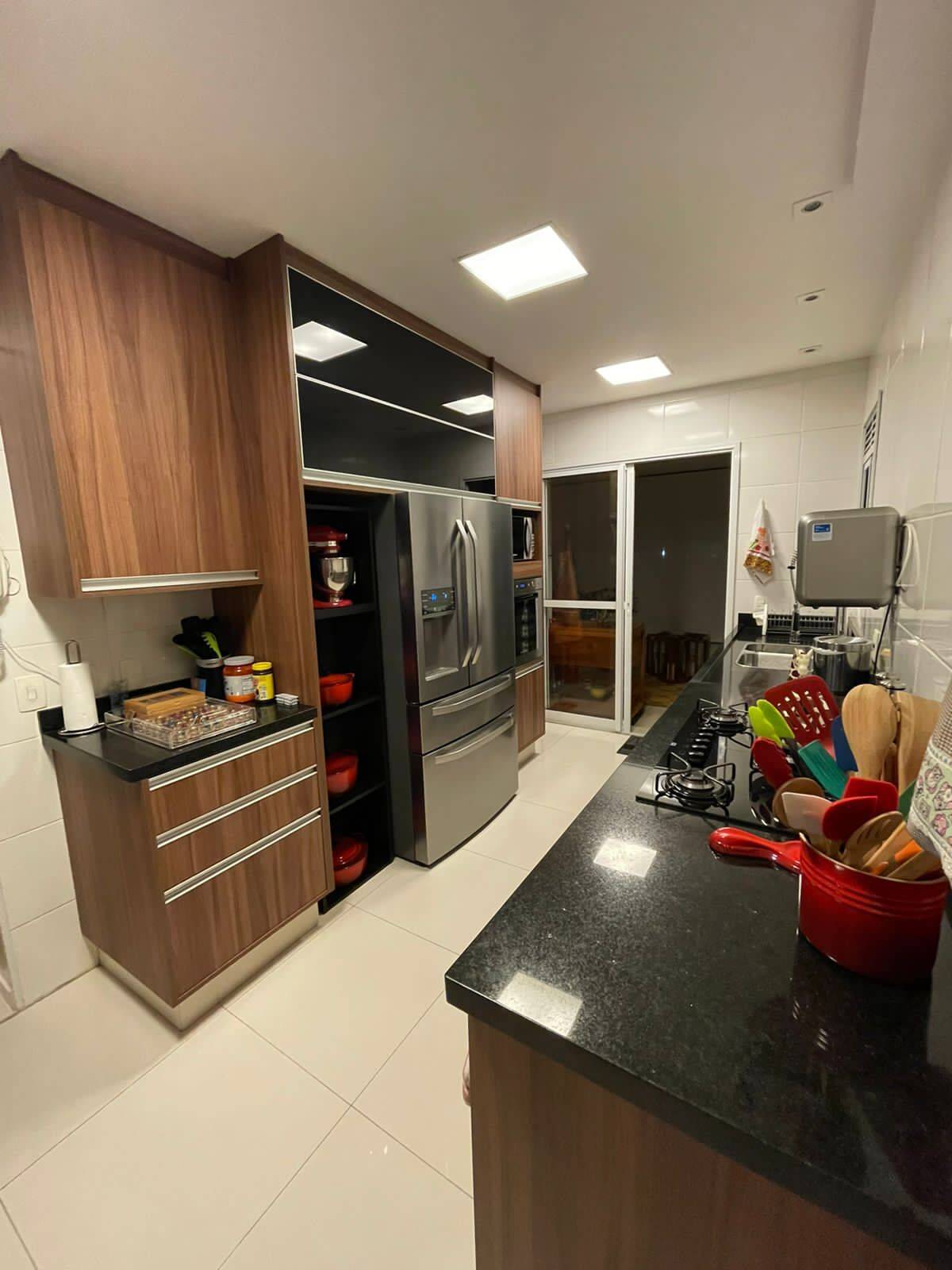 Apartamento à venda com 3 quartos, 202m² - Foto 11