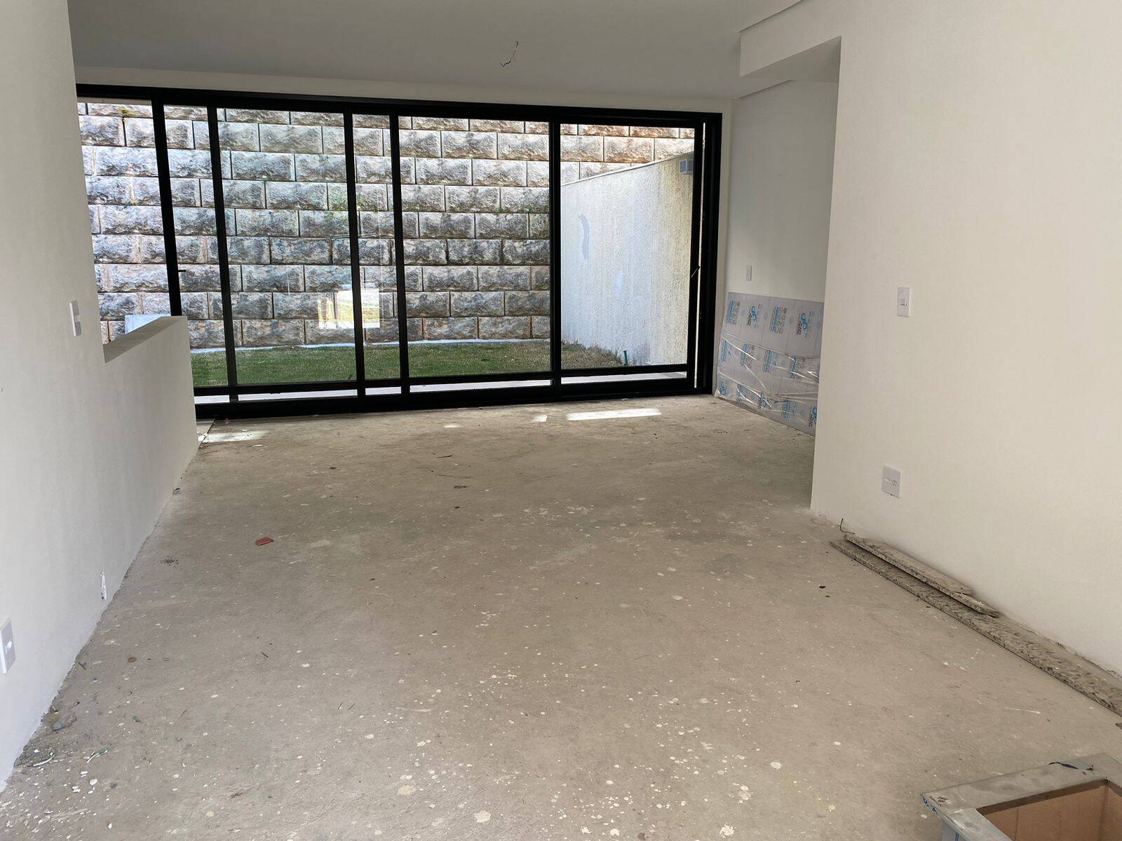 Casa à venda com 4 quartos, 215m² - Foto 4