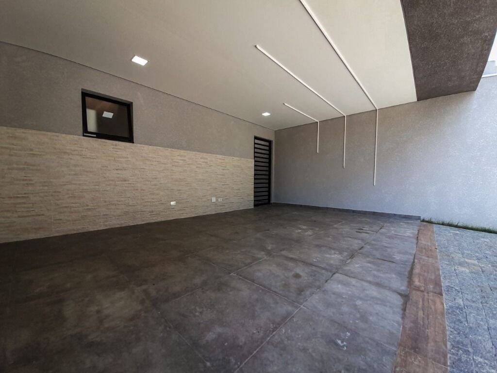 Casa à venda e aluguel com 3 quartos, 330m² - Foto 3