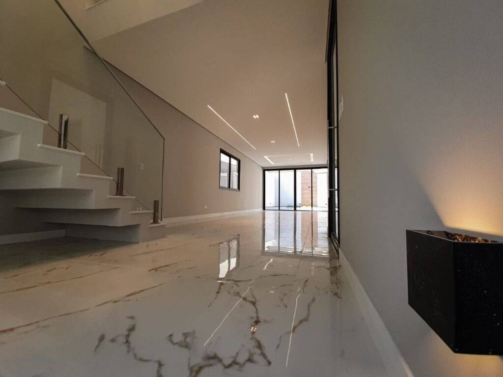 Casa à venda e aluguel com 3 quartos, 330m² - Foto 4