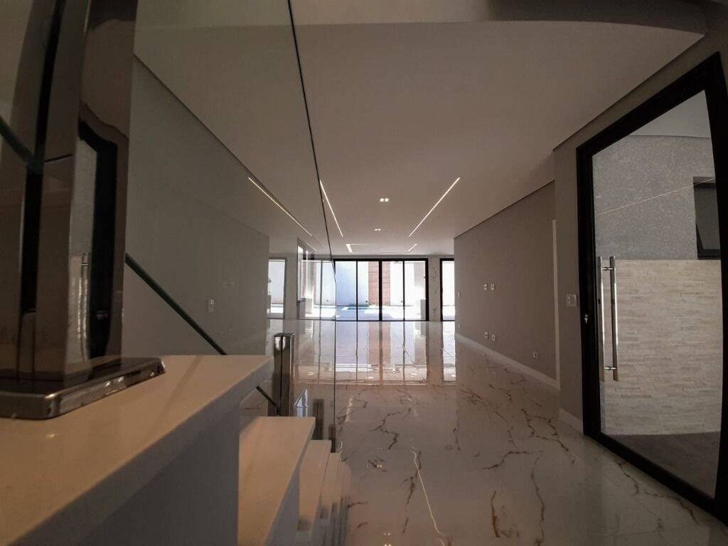 Casa à venda e aluguel com 3 quartos, 330m² - Foto 9