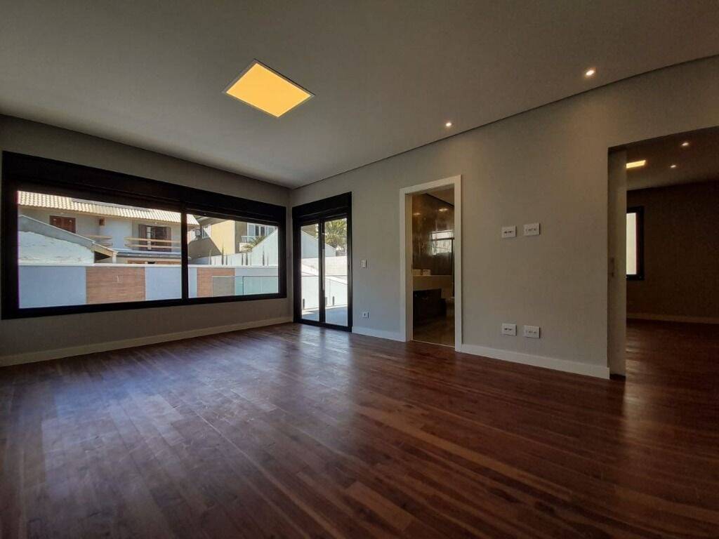 Casa à venda e aluguel com 3 quartos, 330m² - Foto 8