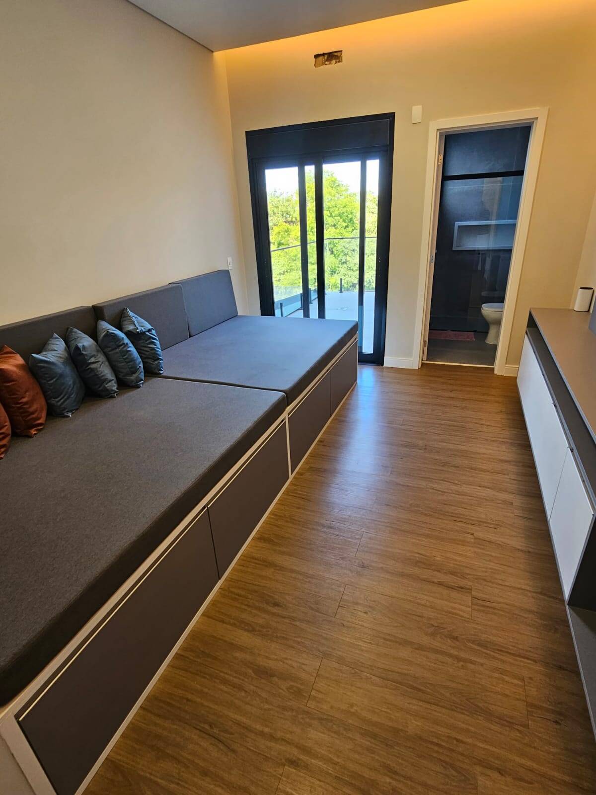 Casa à venda com 4 quartos, 350m² - Foto 3