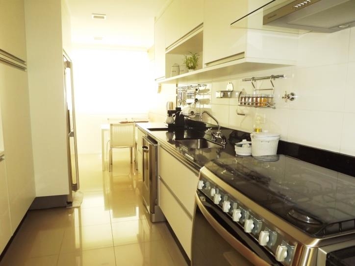 Apartamento à venda com 3 quartos, 200m² - Foto 16